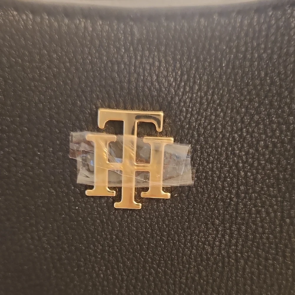 NWOT Tommy Hilfiger Black Staple Hobo Shoulder Bag - Picture 2 of 12